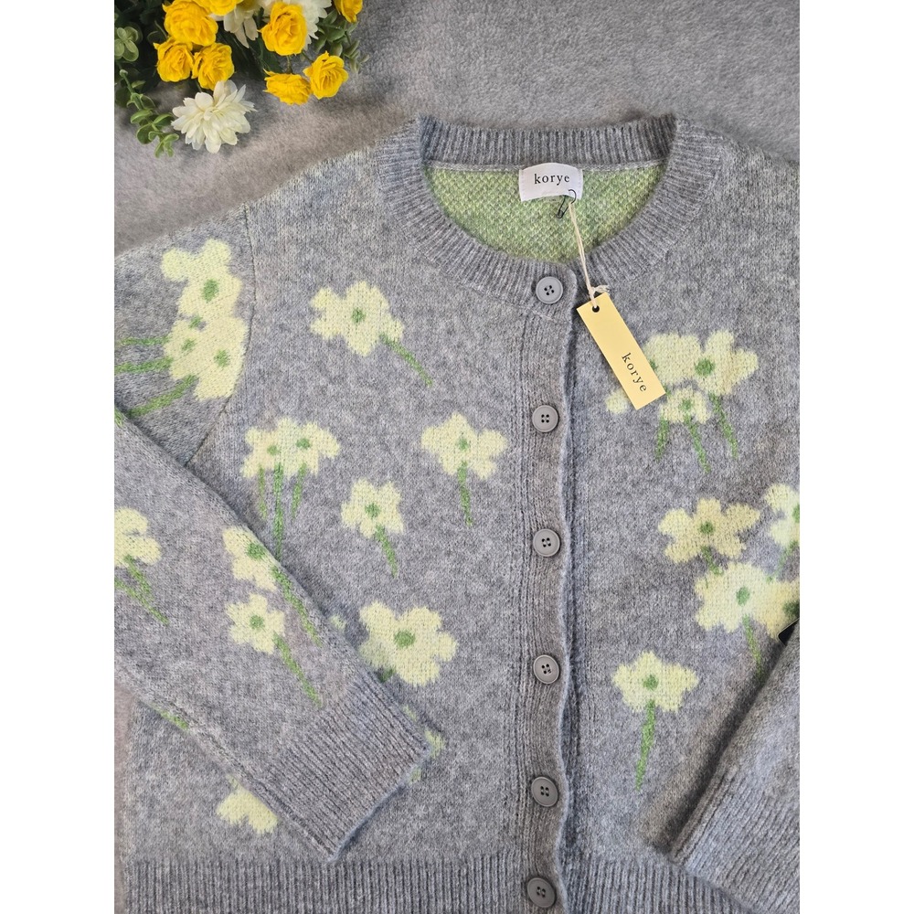 Korye Dailylook Grey Floral Knit Button Front Cardigan Sweater L/XL NWT Soft